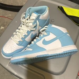 Brand new mens nike sneakers